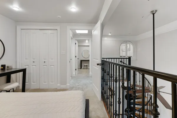 $3,400 | 377 King Street, Unit 203, Charleston, SC 29401
