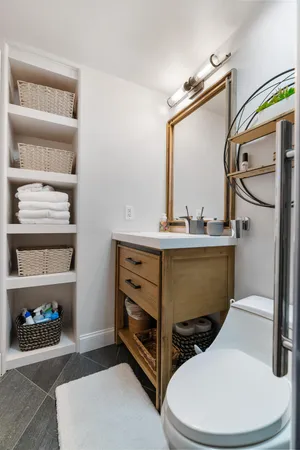 $3,400 | 377 King Street, Unit 203, Charleston, SC 29401