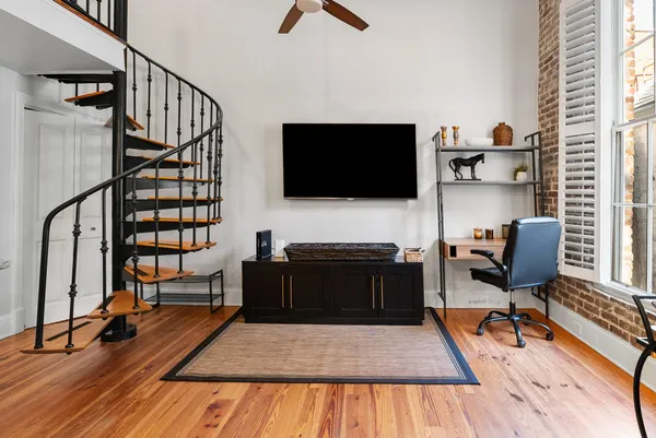 $3,400 | 377 King Street, Unit 203, Charleston, SC 29401