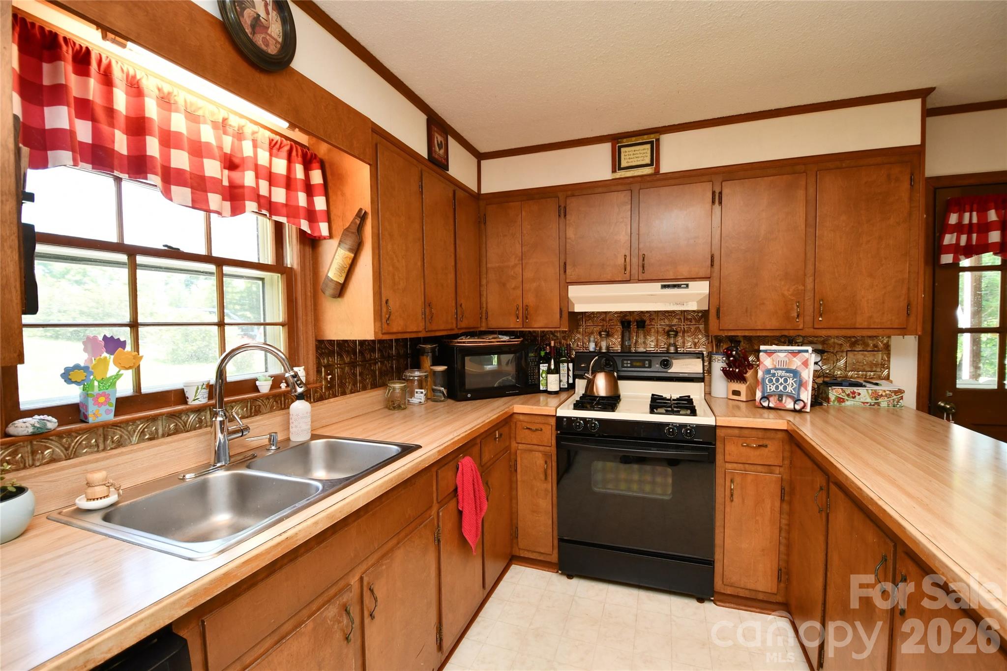 72 Ridgetop Lane Spruce Pine, NC 28777 - Photo 16 of 42