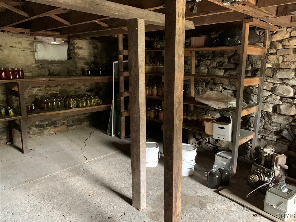 11565 Ernst Road Ava, NY 13303 - Photo 39 of 50
Support Beams