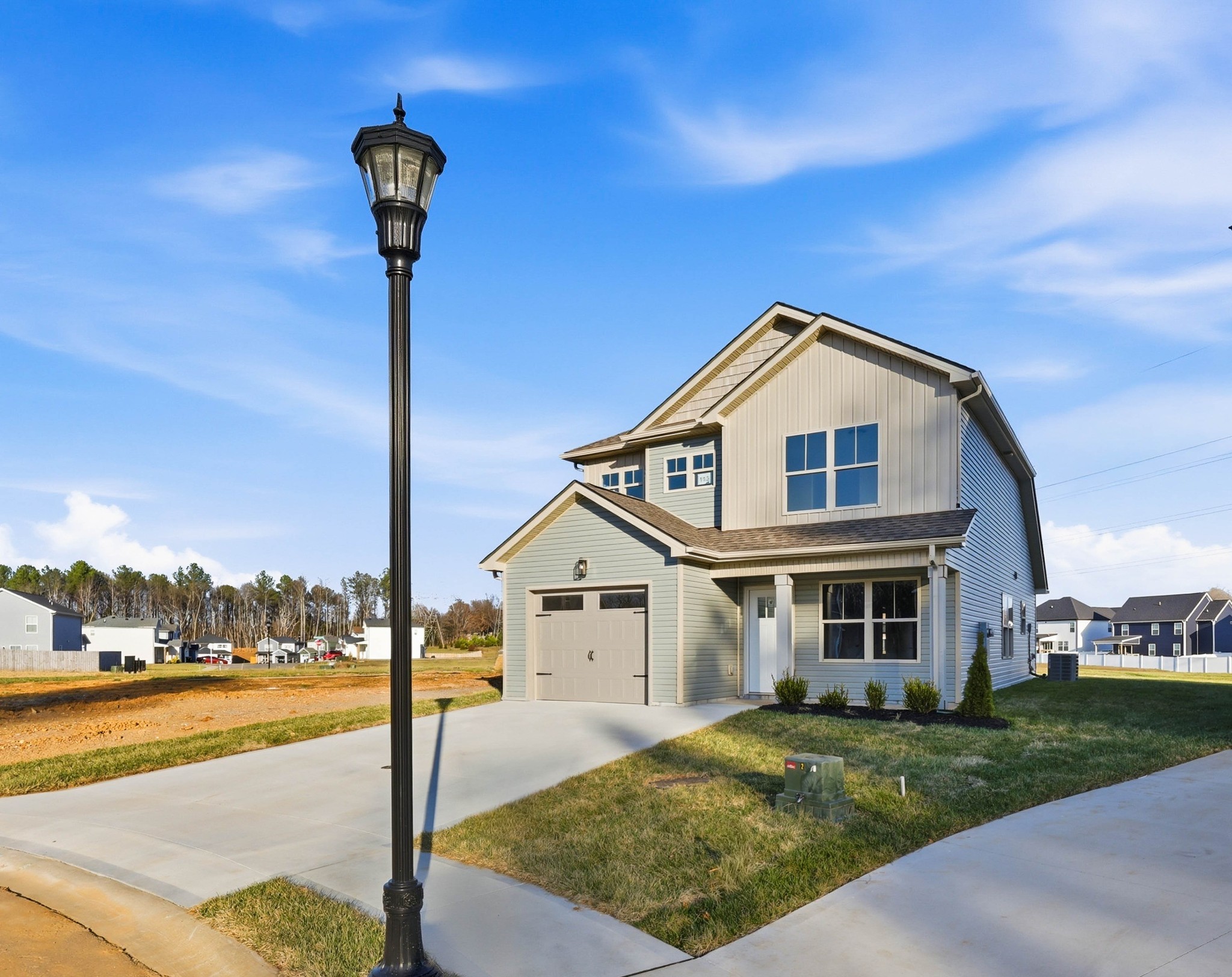 195 Quarry View Clarksville, TN 37043 - Photo 2 of 33 a front view of a house with a yard