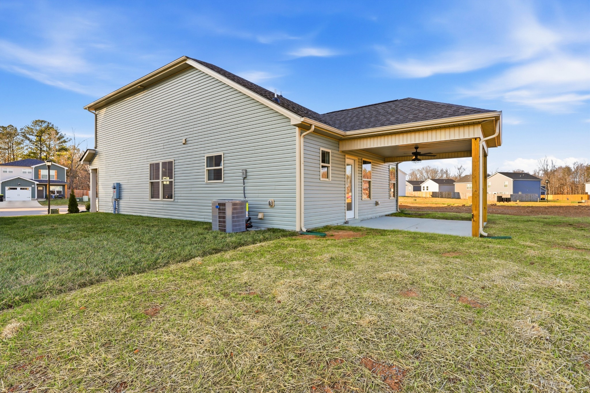195 Quarry View Clarksville, TN 37043 - Photo 28 of 33 a view of a house with backyard