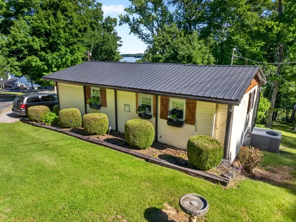 $200,000 | 156 Lakeshore Circle, Bumpus Mills, TN 37028