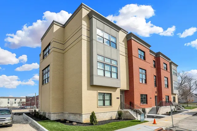 $650,000 | 76 East Wayne Street, Unit B, Franklin, IN 46131