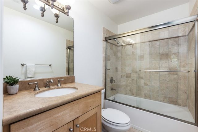 $3,300 | 12407 Moorpark Street, Unit 103, Studio City, CA 91604