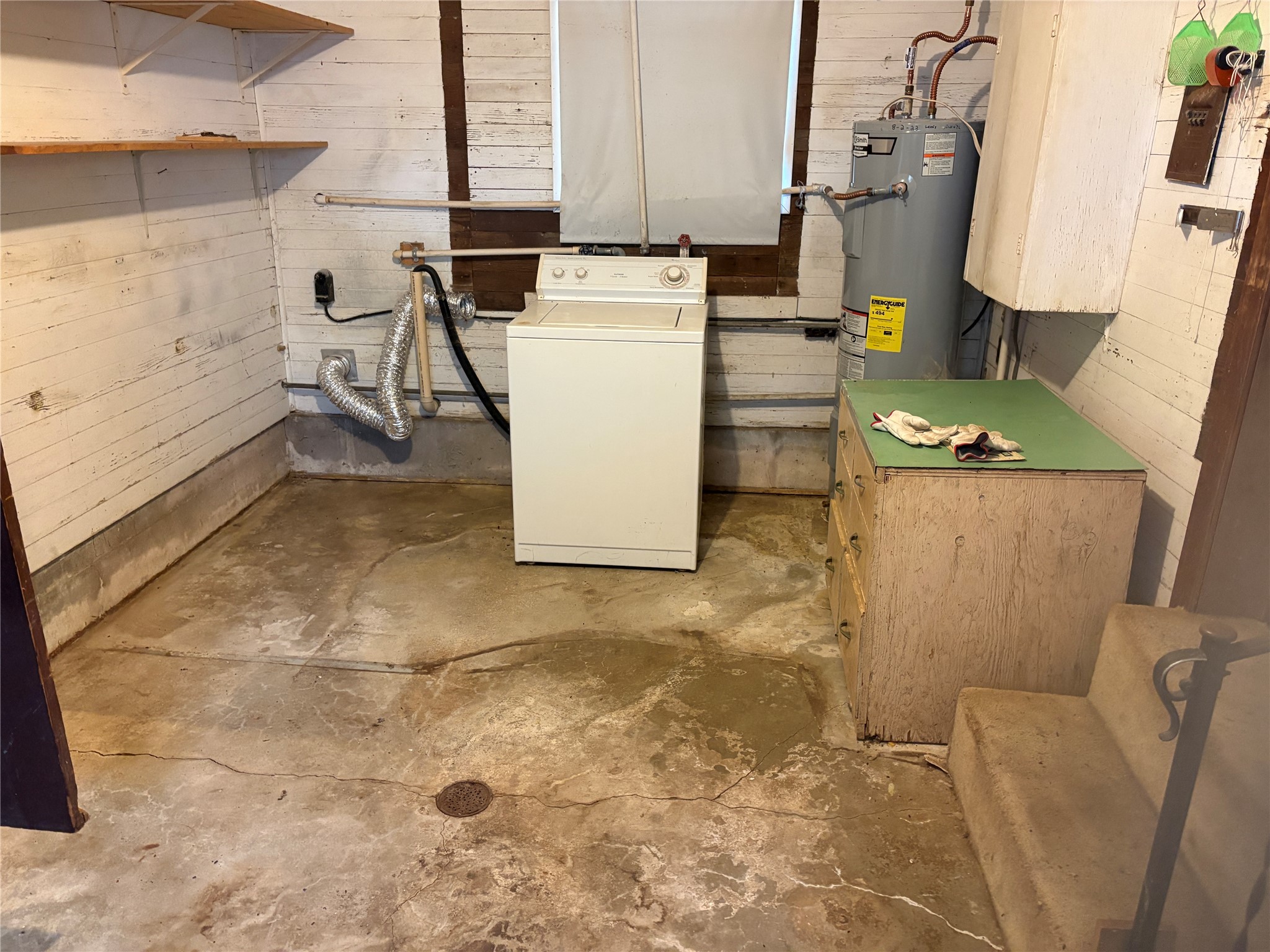 1466 Cr 253 Road Weimar, TX 78962 - Photo 13 of 26 utility room washer and HWH