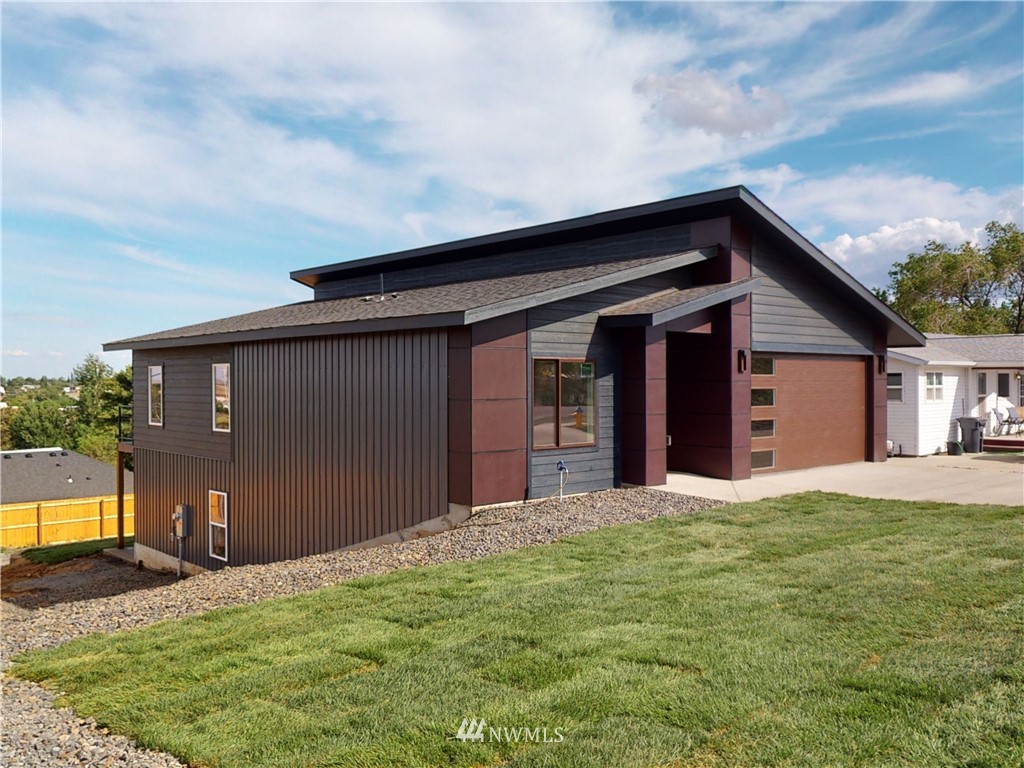 336 Strand Road Ephrata, WA 98823 - Photo 1 of 40
