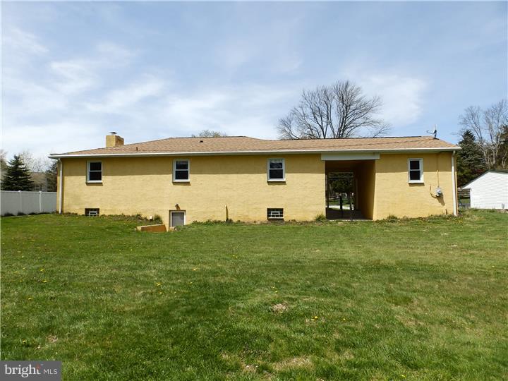 55 Fern Road Southampton, PA 18966 - Photo 3 of 12 Exterior Back