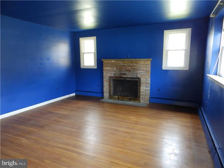 55 Fern Road Southampton, PA 18966 - Photo 7 of 12 Living Room