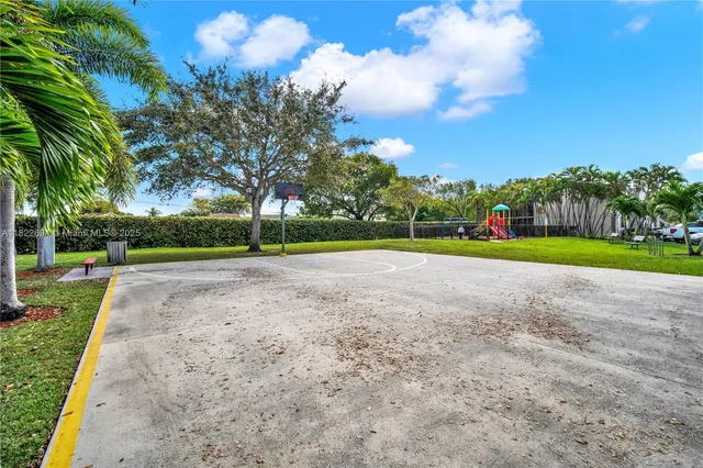 $165,000 | 1150 North Liberty Avenue, Unit 1150G, Homestead, FL 33034