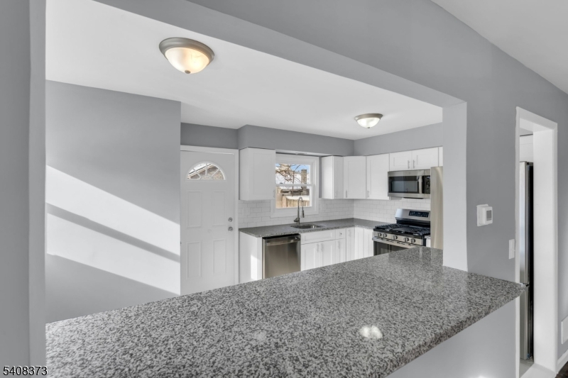 415 Highland Place Bound Brook, NJ 08805 - Photo 13 of 32