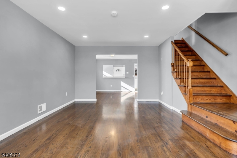 415 Highland Place Bound Brook, NJ 08805 - Photo 3 of 32