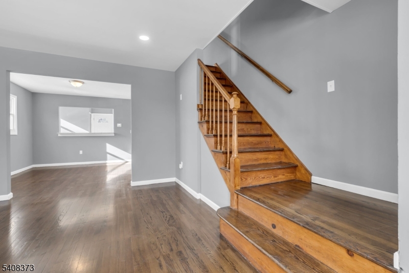 415 Highland Place Bound Brook, NJ 08805 - Photo 4 of 32