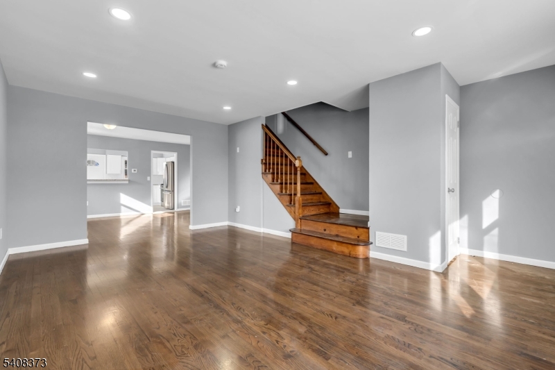 415 Highland Place Bound Brook, NJ 08805 - Photo 7 of 32