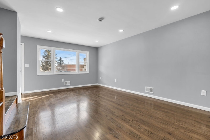 415 Highland Place Bound Brook, NJ 08805 - Photo 8 of 32