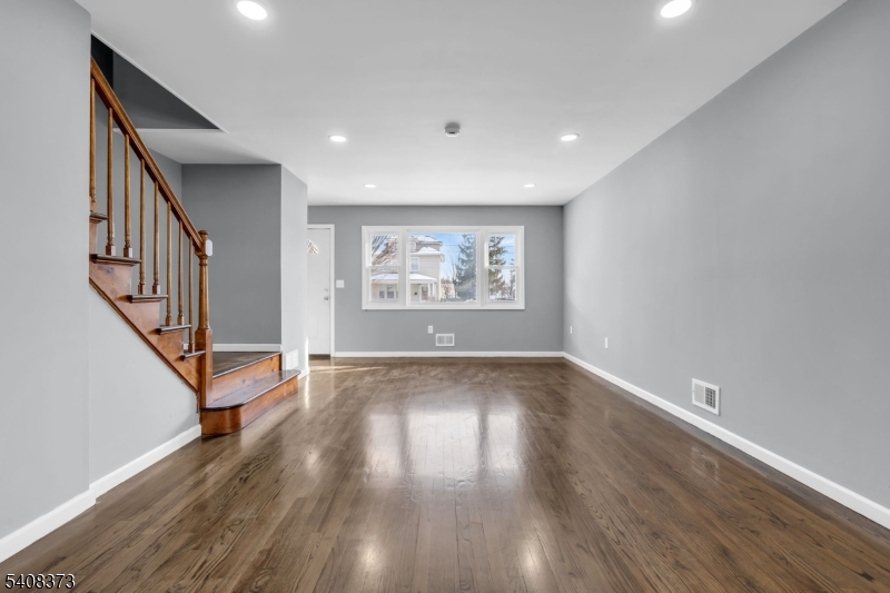 415 Highland Place Bound Brook, NJ 08805 - Photo 9 of 32