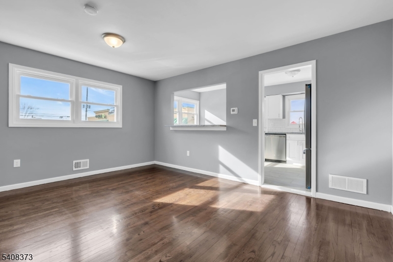 415 Highland Place Bound Brook, NJ 08805 - Photo 10 of 32