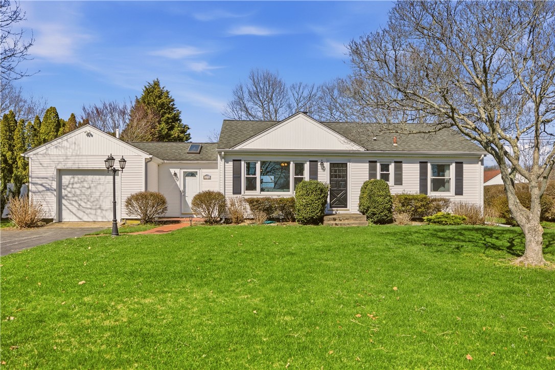 415 Wapping Road Portsmouth, RI 02871 - Photo 2 of 43