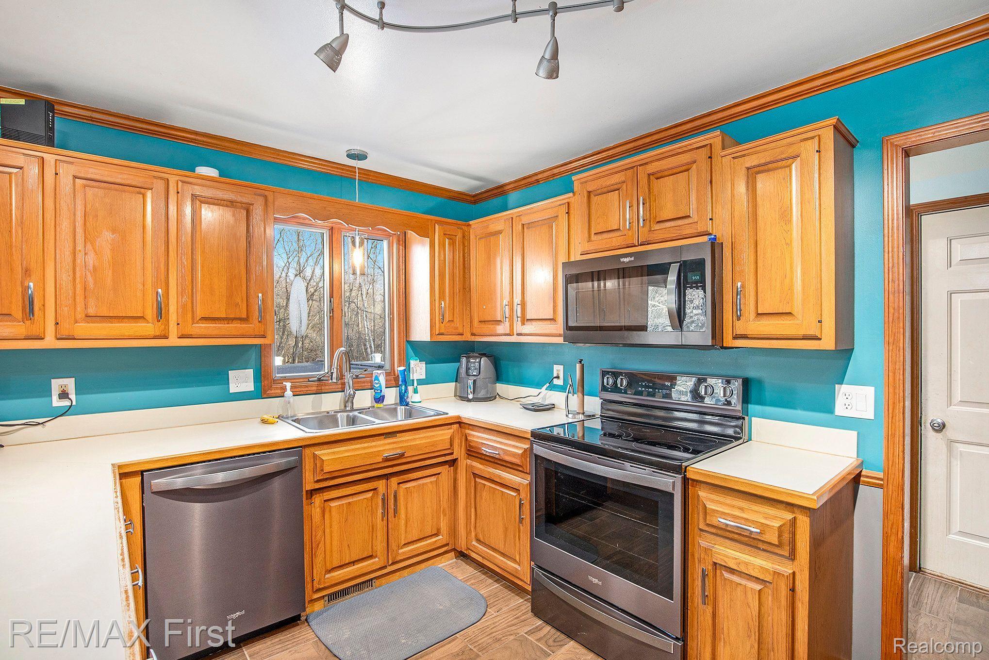 7570 Rynn Road Avoca, MI 48006 - Photo 6 of 28 Gallery Image 6