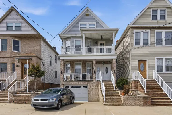 $2,500 | 187 Avenue C, Unit 1, Bayonne, NJ 07002