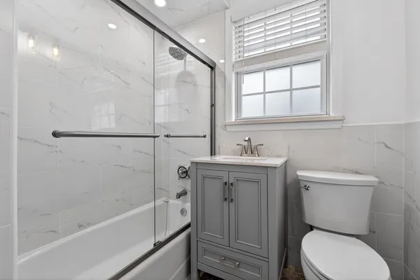 $2,500 | 187 Avenue C, Unit 1, Bayonne, NJ 07002