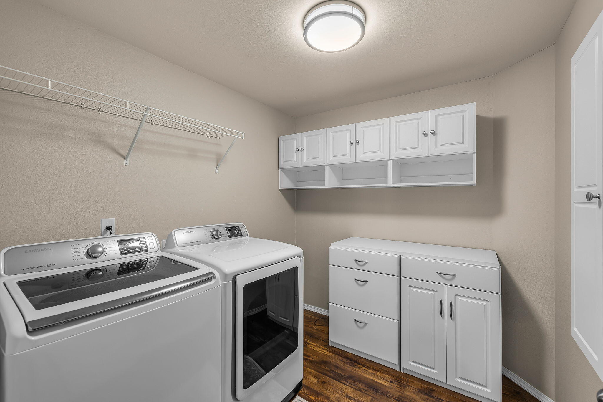 17064 Sacramento Road Bend, OR 97707 - Photo 29 of 50 a utility room with dryer and washer