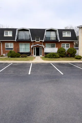 $774,000 | 5749 Circle Drive, Oak Lawn, IL 60453