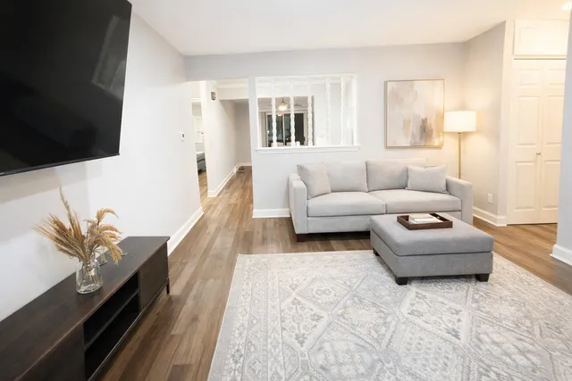 $774,000 | 5749 Circle Drive, Oak Lawn, IL 60453