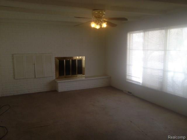904 North Reading Road Bloomfield Hills, MI 48304 - Photo 4 of 11 Living room.jpg