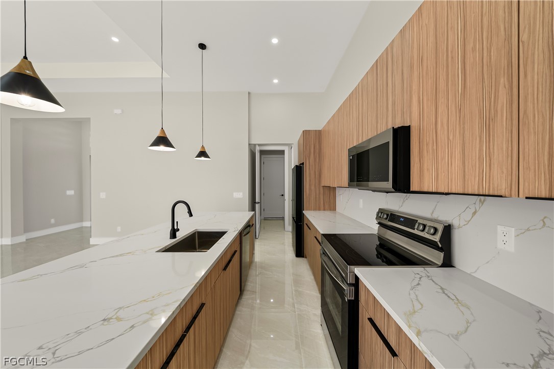 862 Nimitz Boulevard Lehigh Acres, FL 33974 - Photo 8 of 30