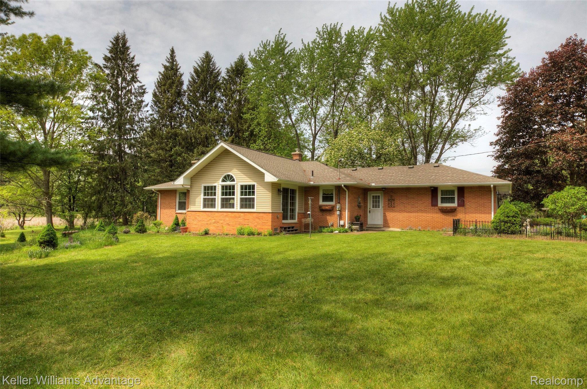 8134 Earhart Road South Lyon, MI 48178 - Photo 41 of 43 4H8A1843_4_5.jpg