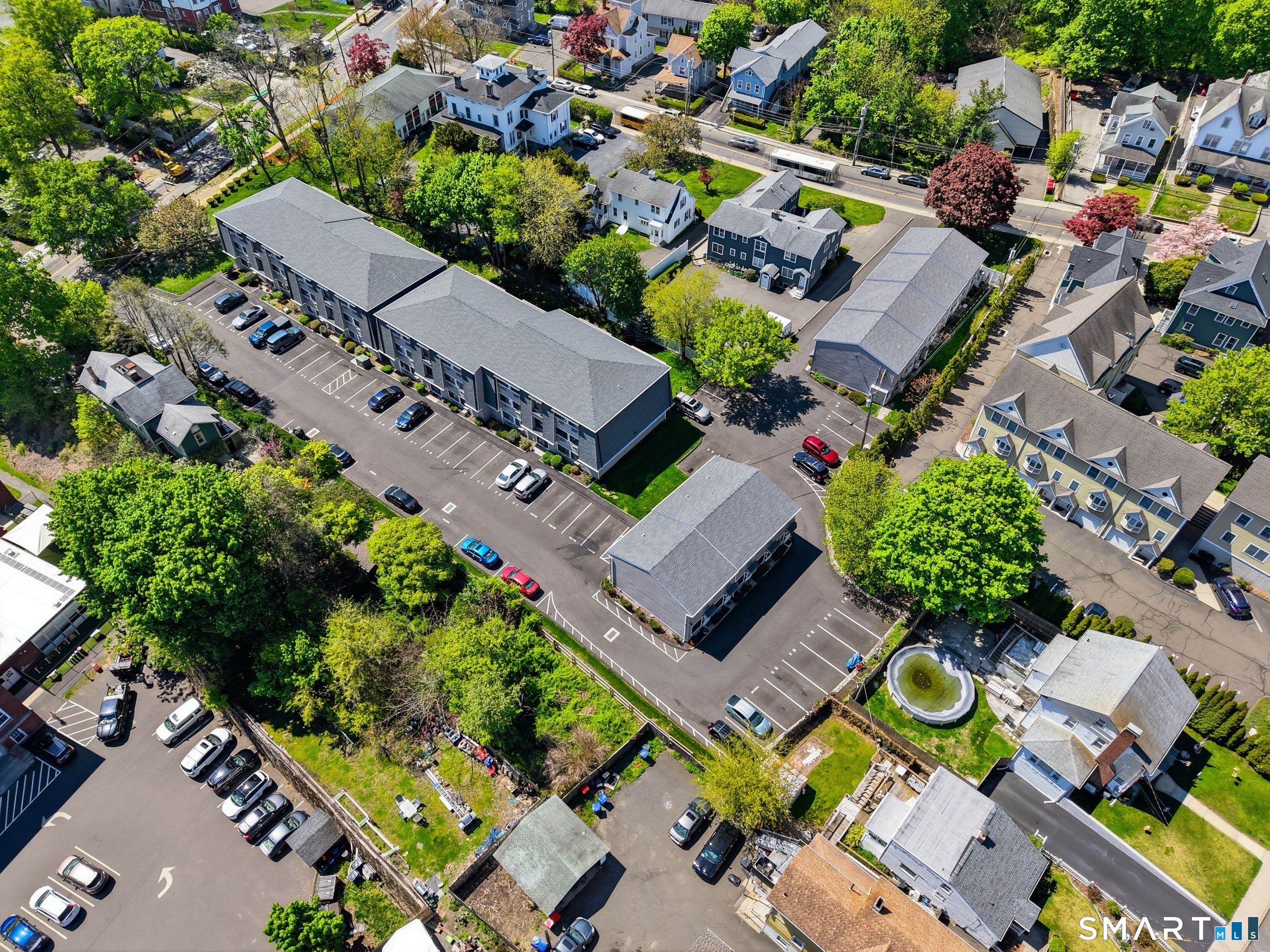 187 Flax Hill Road, Unit D1 Norwalk, CT 06854 - Photo 30 of 32 an aerial view of a house with a yard