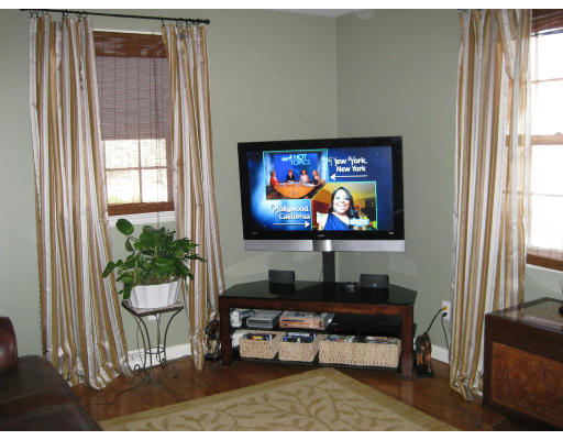 110 Newfield Road Springfield, MA 01119 - Photo 2 of 9