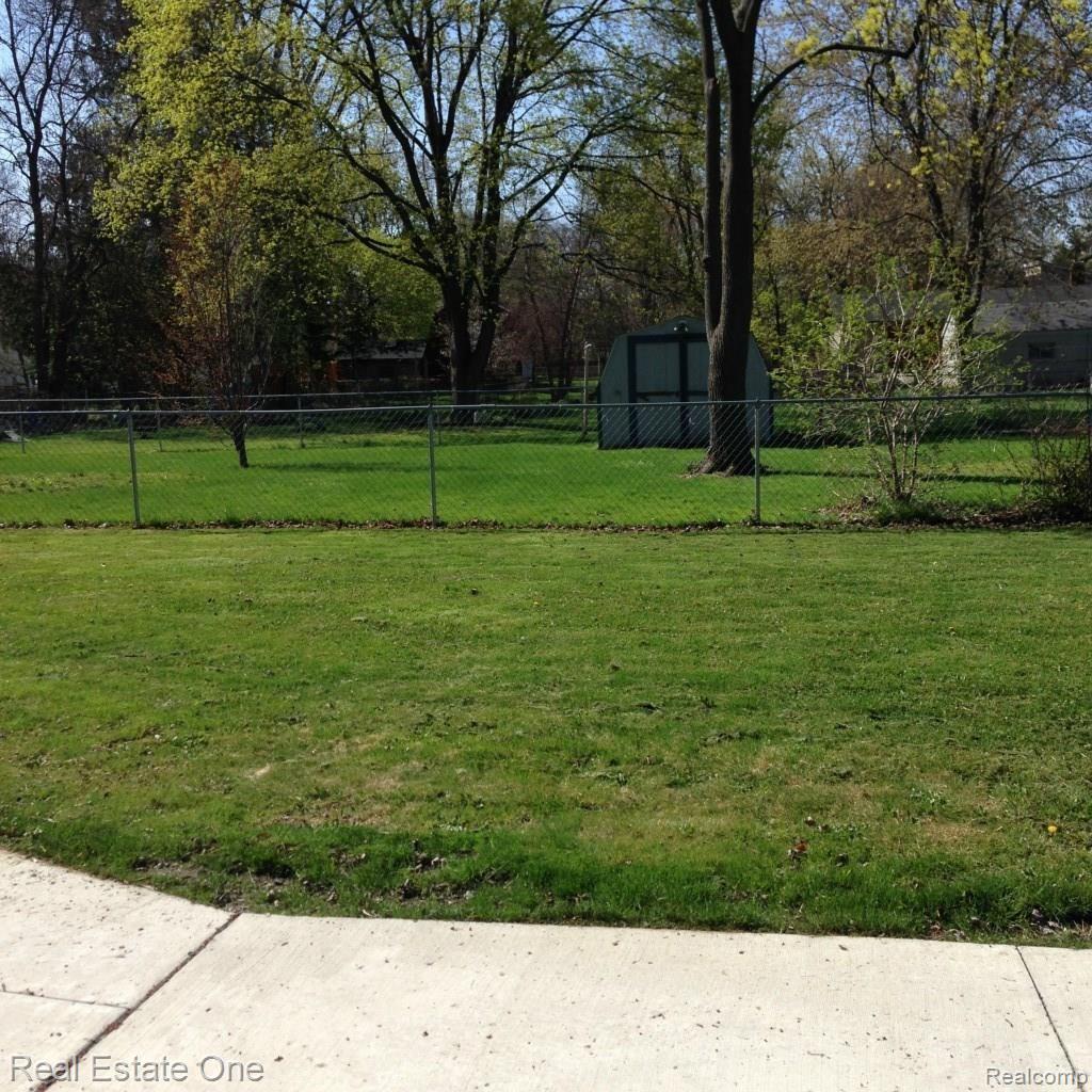 22724 Power Road Farmington, MI 48336 - Photo 28 of 29 IMG_2869.jpg