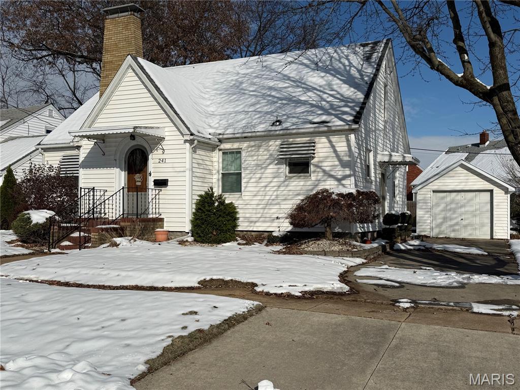 241 Arbor Drive Alton, IL 62002 - Photo 2 of 17