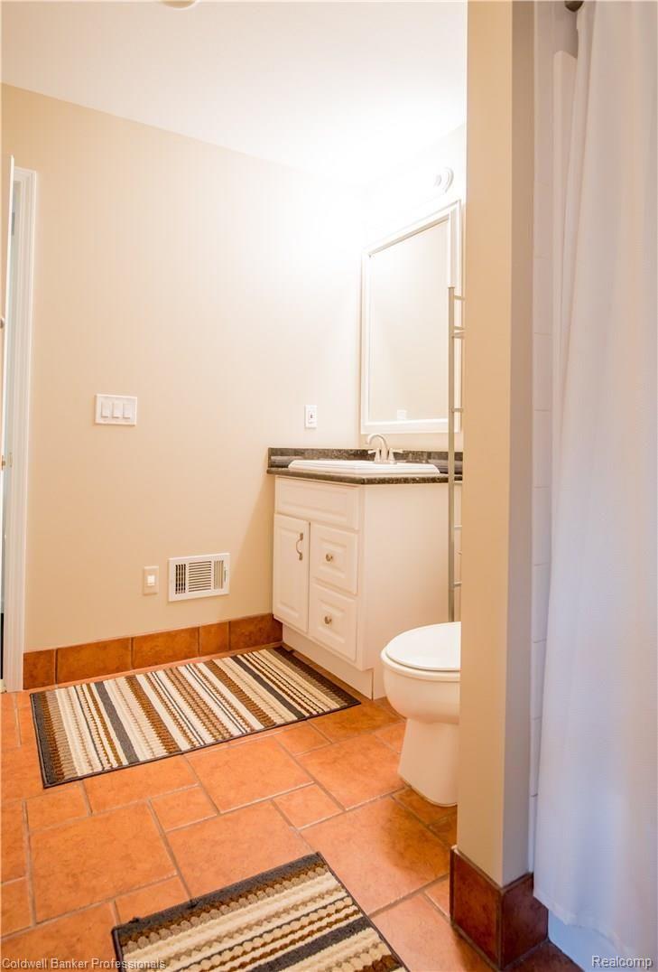 123 Ruth Avenue Pontiac, MI 48341 - Photo 15 of 29 5H7A7756.jpg