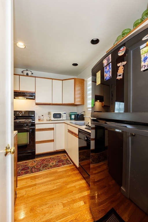 12 Shea Road Cambridge, MA 02140 - Photo 4 of 31