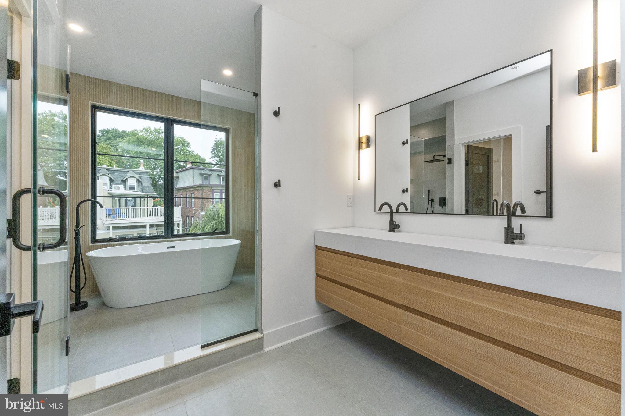 4475 Fleming Street Philadelphia, PA 19128 - Photo 20 of 24 a bathroom with a sink and a bathtub