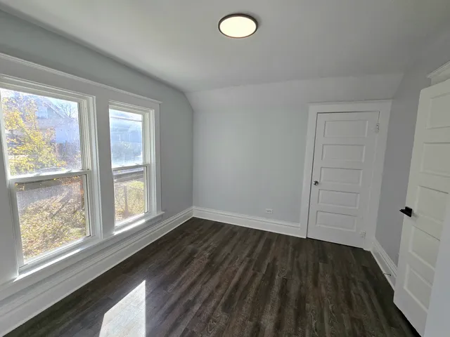 $2,600 | 328 Rosewood Avenue, Aurora, IL 60505