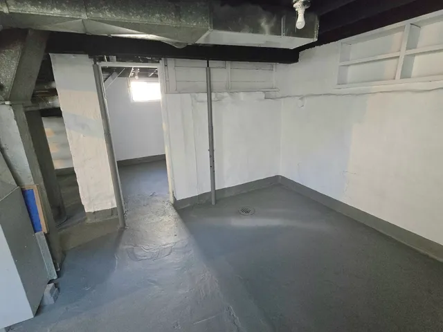 $2,600 | 328 Rosewood Avenue, Aurora, IL 60505