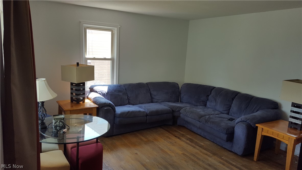 554 Como Street Struthers, OH 44471 - Photo 2 of 9 Gallery Image 2