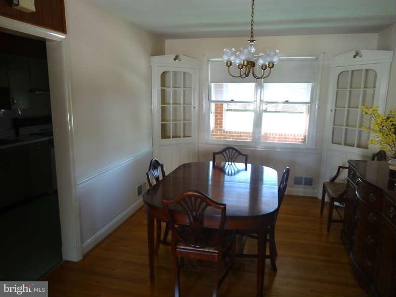 8631 Oakleigh Road Baltimore, MD 21234 - Photo 9 of 27 Dining Room