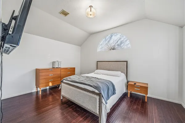 $369,000 | 411 Green Cedar Drive, League City, TX 77573