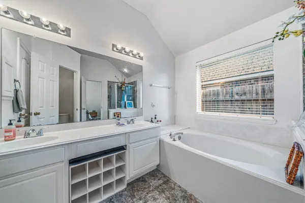 $369,000 | 411 Green Cedar Drive, League City, TX 77573