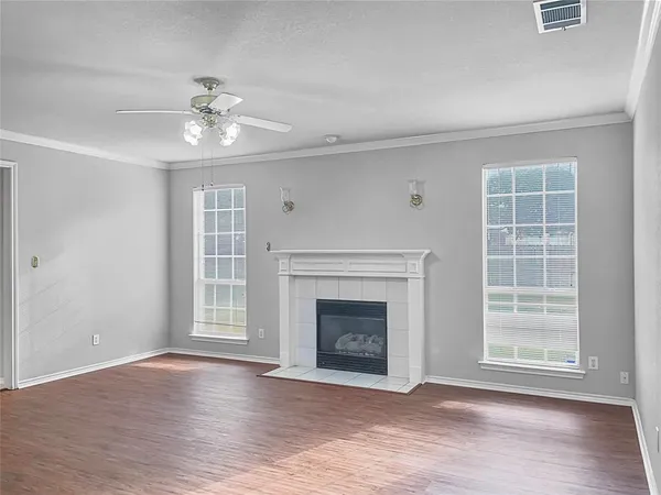 $2,800 | 6312 Bittersweet Drive, Arlington, TX 76001