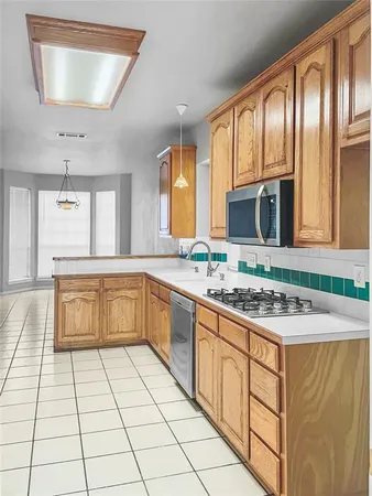 $2,800 | 6312 Bittersweet Drive, Arlington, TX 76001
