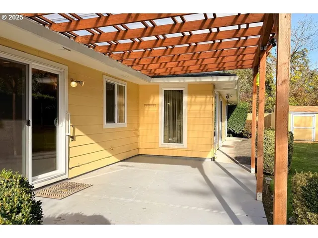 $547,000 | 1350 Northeast Cochran Drive, Gresham, OR 97030