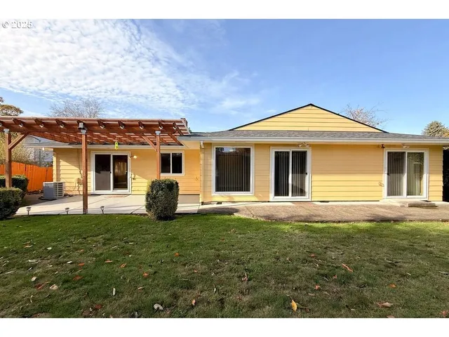 $547,000 | 1350 Northeast Cochran Drive, Gresham, OR 97030