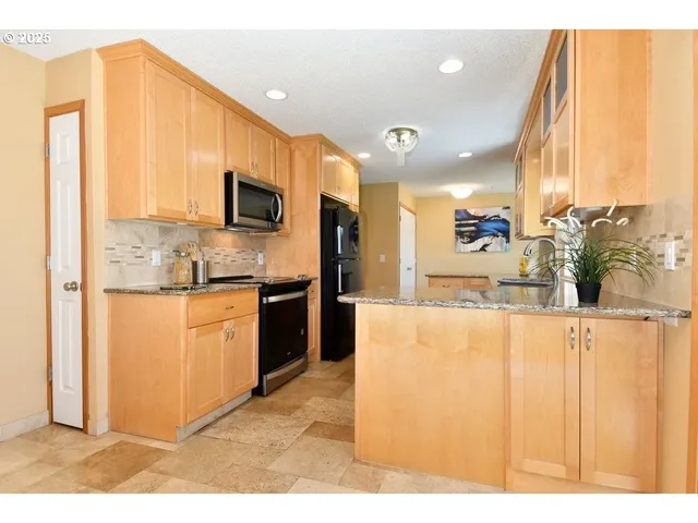 $547,000 | 1350 Northeast Cochran Drive, Gresham, OR 97030